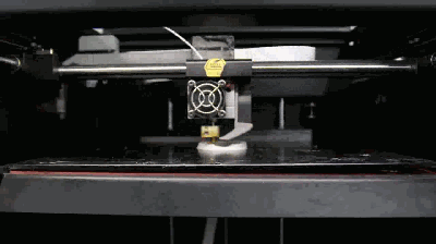3D打印過程中，設(shè)備突然停止擠出耗材是什么原因？應(yīng)該怎么解決？